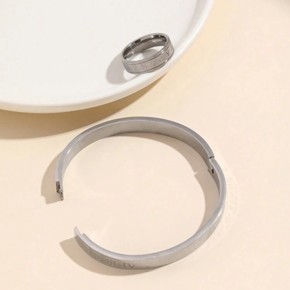 Silver Roman Numeral Bracelet - Picture 5 of 5